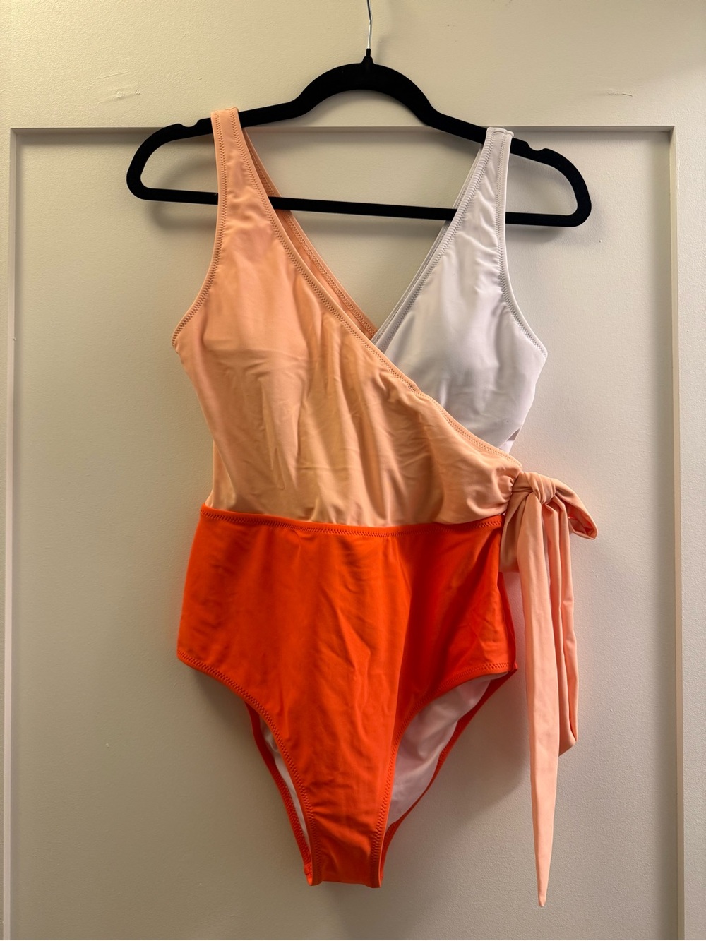 Cupshe Colorblock One-Piece Swimsuit in Orange, Peach & White